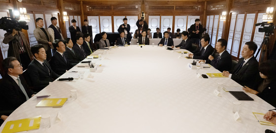 당정대 "배당소득 분리과세율 25% 공감…온실가스 감축목표 53~61%"(종합2보)