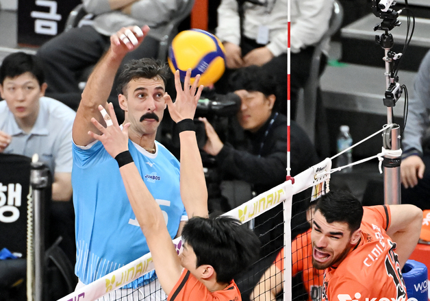 대한항공, '부산 첫 경기'서 홈팀 OK저축은행 제압…선두 도약(종합)