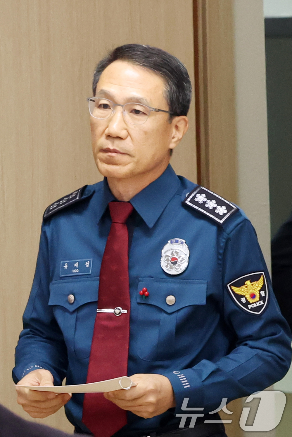 (서울=뉴스1) 황기선 기자 = 유재성 경찰청장 직무대행이 1일 오전 서울 서대문구 경찰청 무궁화회의실에서 열린 '전국 경찰 지휘부 화상회의'에 참석하고 있다.이날 회의에서 경찰은 …