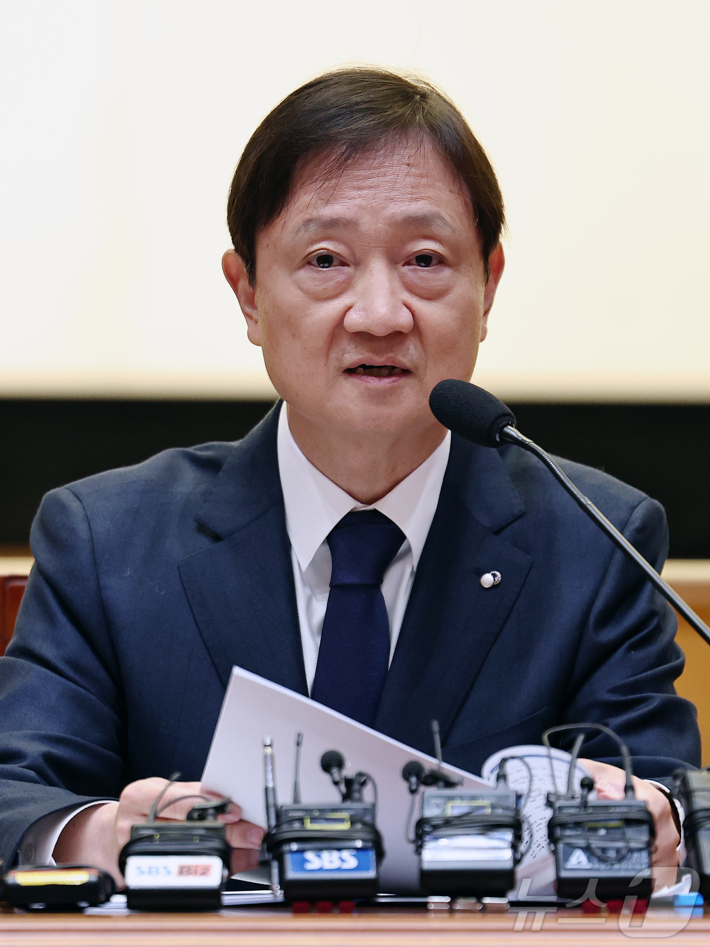 (서울=뉴스1) 구윤성 기자 = 이찬진 금융감독원장이 1일 서울 여의도 금융감독원에서 출입기자단과의 기자간담회를 열고 인사말을 하고 있다. 2025.12.1/뉴스1