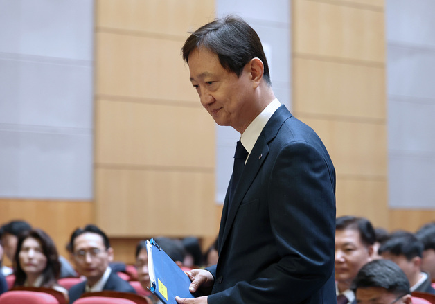 금감원, 우수 직원 11명 '적극 행정'…특별 승진 등 파격 인센티브