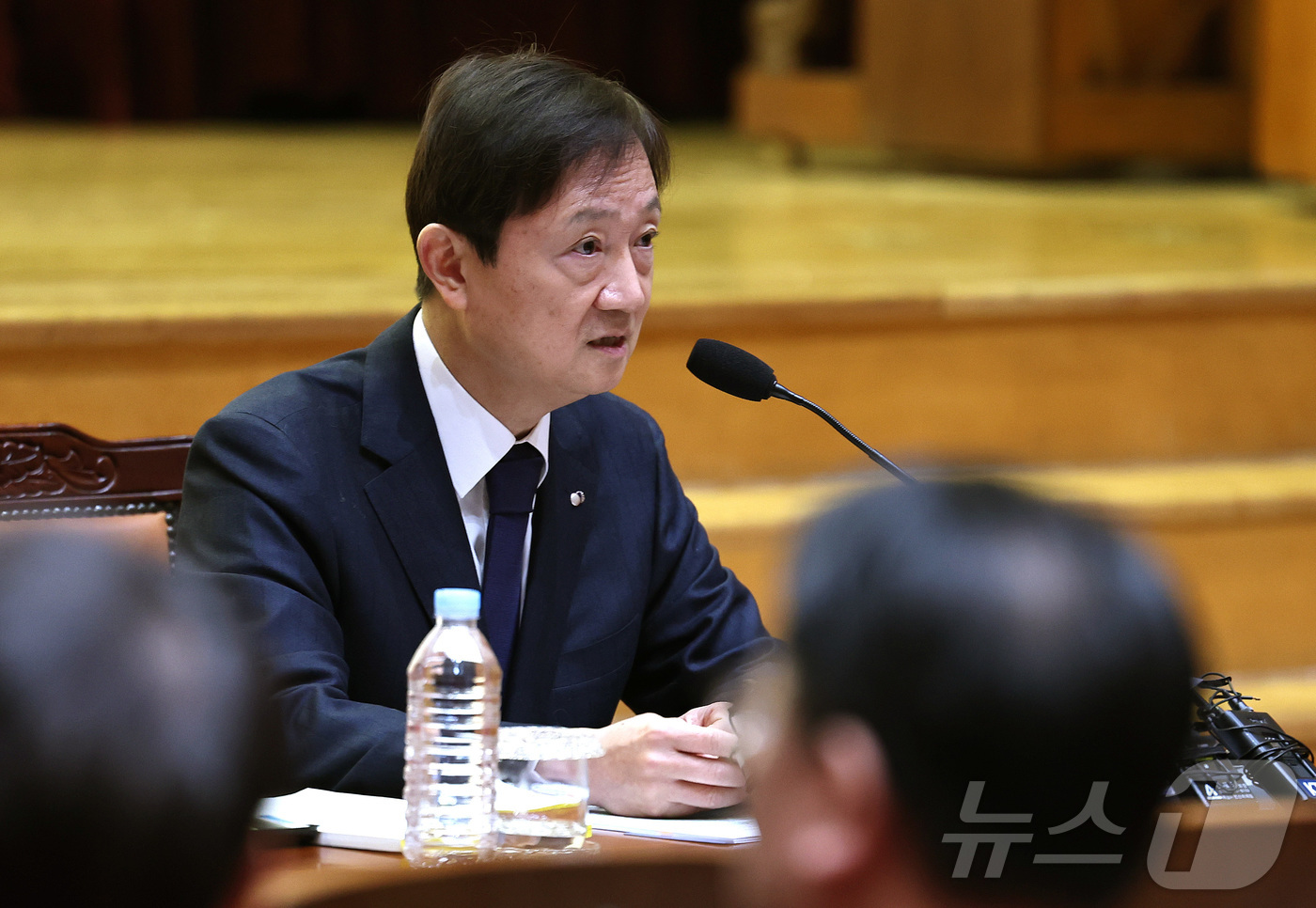 (서울=뉴스1) 구윤성 기자 = 이찬진 금융감독원장이 1일 서울 여의도 금융감독원에서 출입기자단과의 기자간담회를 열고 인사말을 하고 있다. 2025.12.1/뉴스1