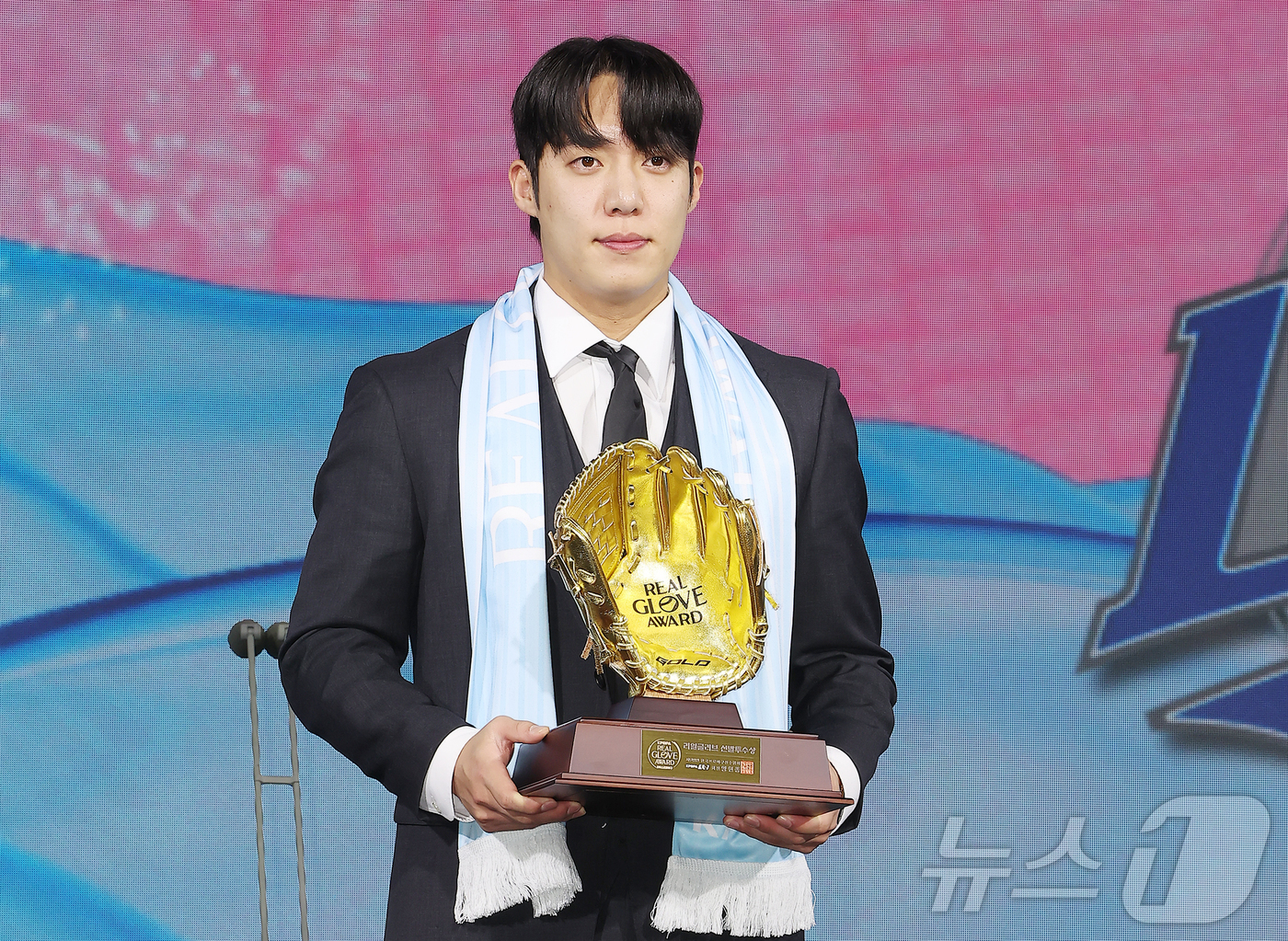 (서울=뉴스1) 김진환 기자 = 삼성 라이온즈 원태인이 1일 서울 광진구 그랜드 워커힐 호텔에서 열린 한국프로야구선수협회 '2025 컴투스프로야구 리얼글러브 어워드'에서 선발투수상 …