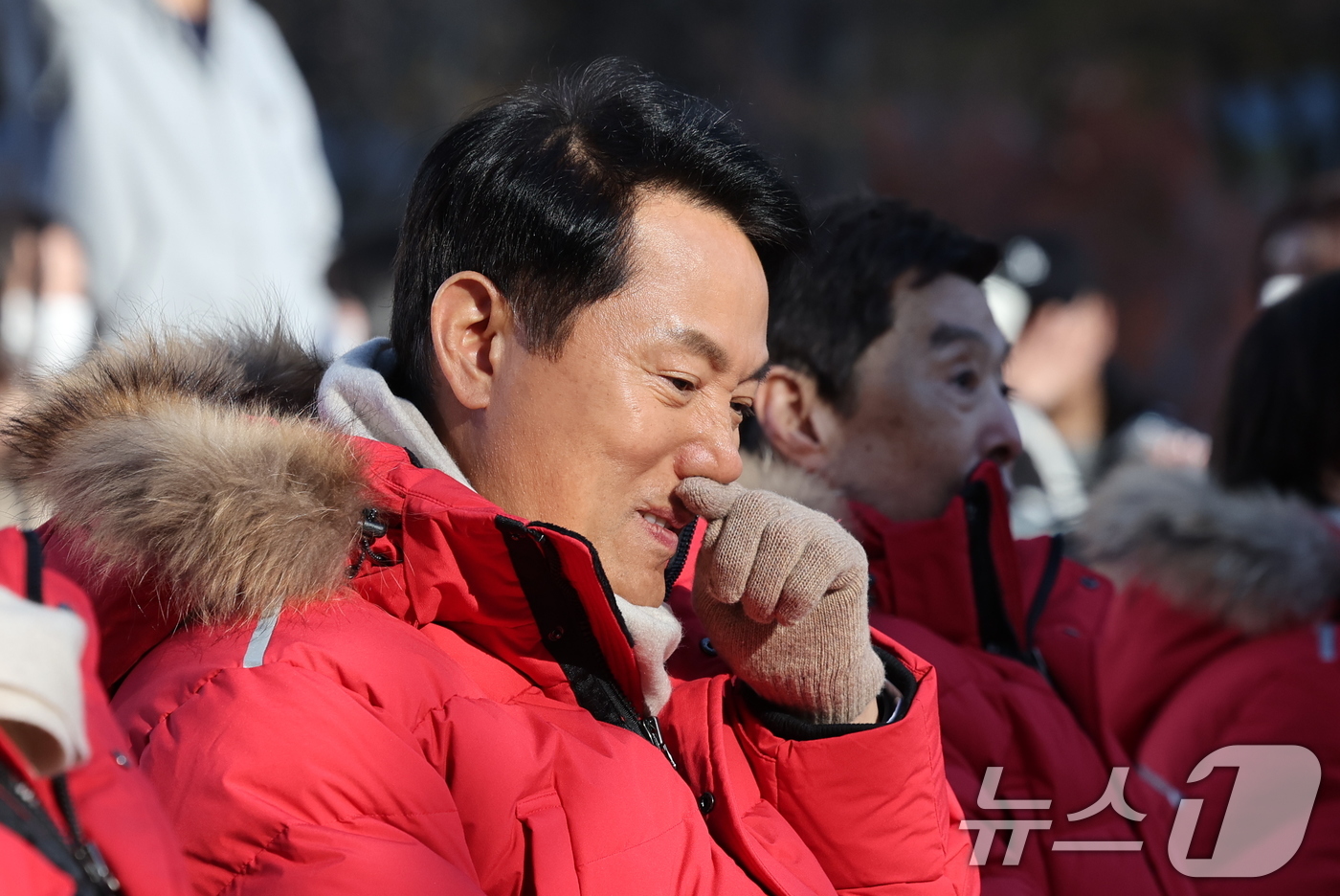 (서울=뉴스1) 박지혜 기자 = 오세훈 서울시장이 1일 오후 서울 광화문광장에서 열린 ‘희망2026 나눔캠페인’ 사랑의 열매 출범식에 참석해 자리하고 있다. 2025.12.1/뉴스 …