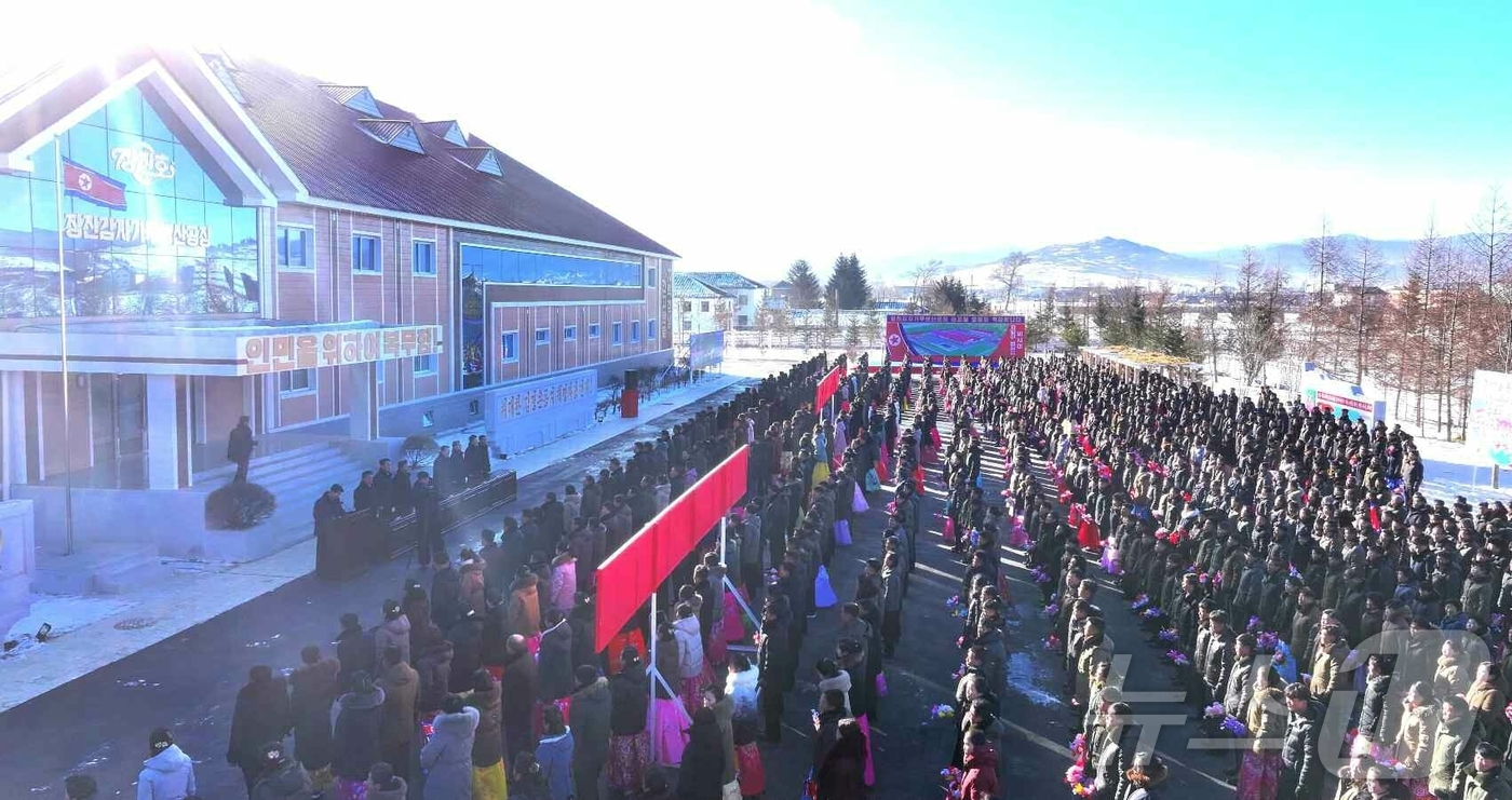 북한, 장진감자가루생산공장 준공식 개최 - 뉴스 썸네일 이미지