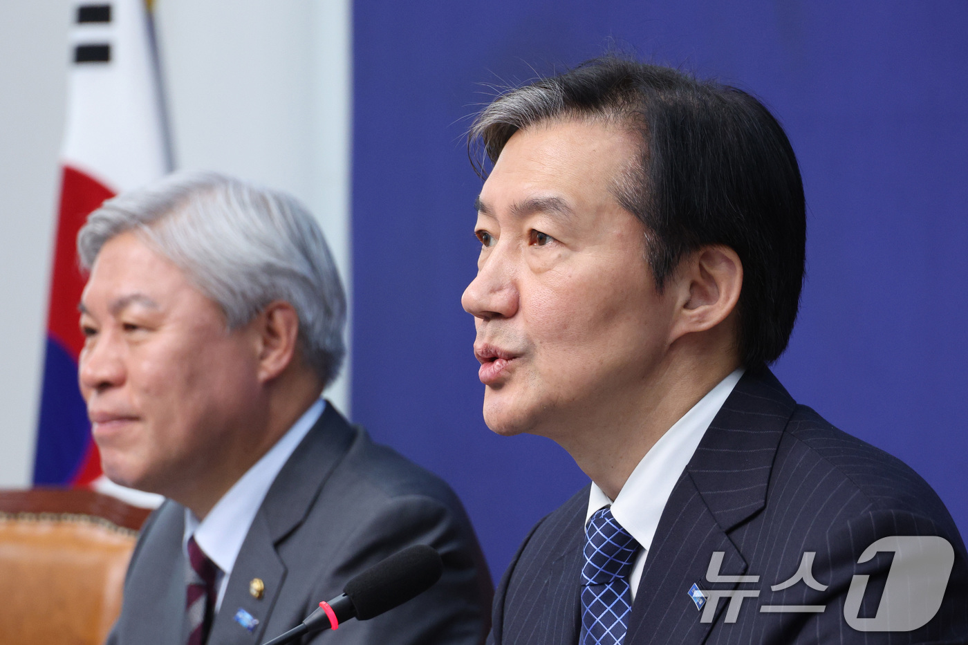 (서울=뉴스1) 신웅수 기자 = 조국 조국혁신당 대표가 10일 서울 여의도 국회에서 열린 '끝까지 간다' 특별위원회 회의에서 발언하고 있다. 2025.12.10/뉴스1