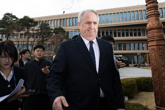 인요한 "희생 없이 변화 없어" 의원직 사퇴…이소희 승계 (종합)