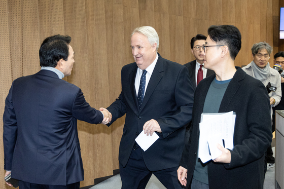 사퇴 입장 표명한 인요한