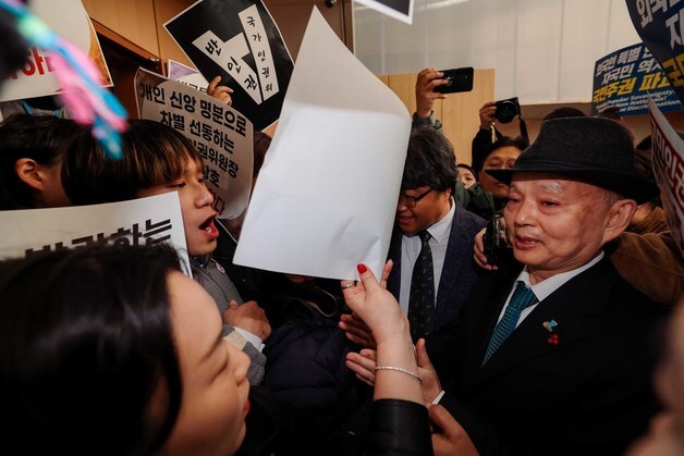 "내란비호 안창호 사퇴하라"…시민단체, 인권위원장 사퇴 요구서 제출