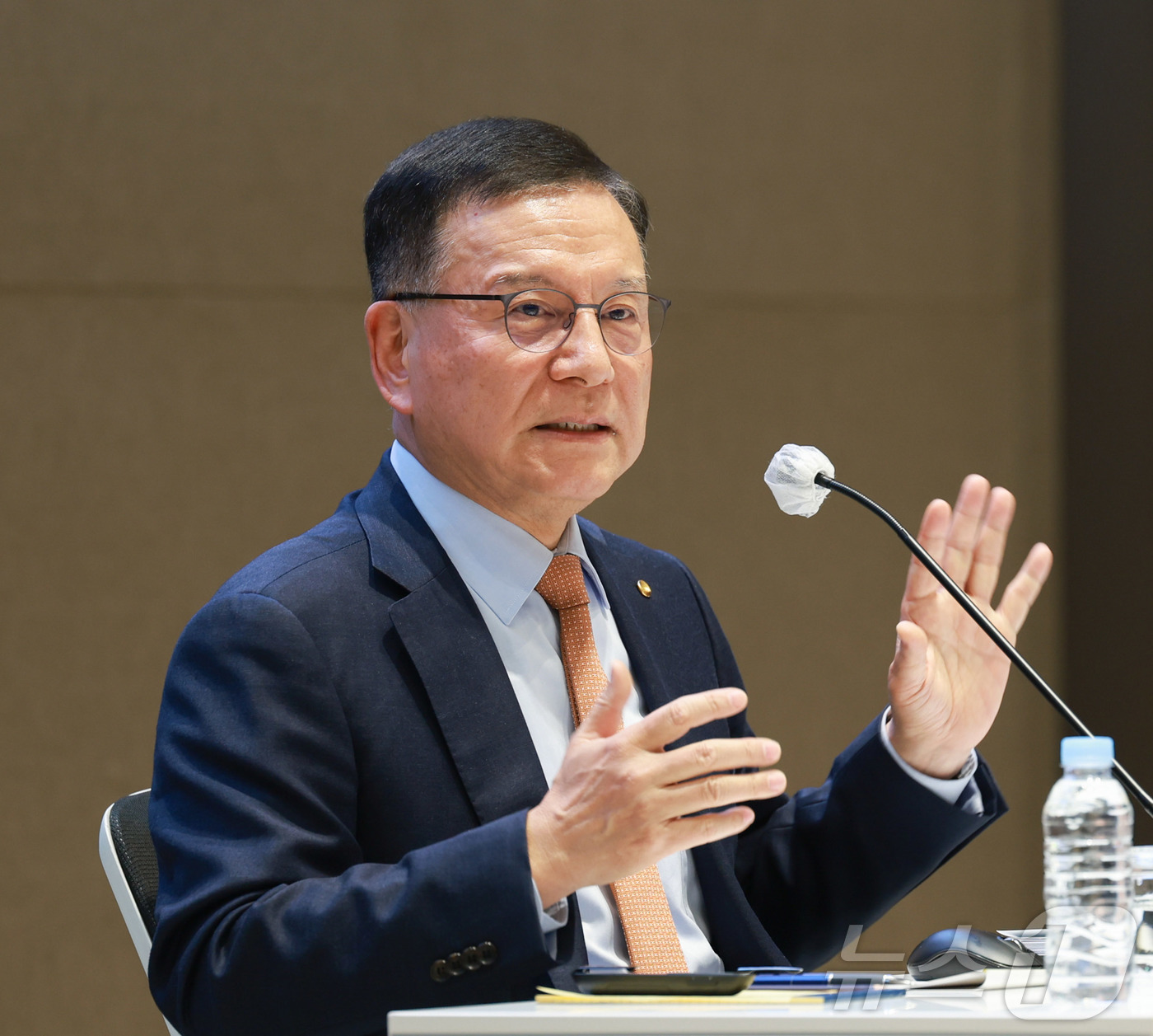 (서울=뉴스1) = 김종화 한국은행 금융통화위원이 10일 오전 서울시 중구 한국은행에서 열린 기자간담회에서 발언하고 있다. (한국은행 제공. 재판매 및 DB 금지) 2025.12. …