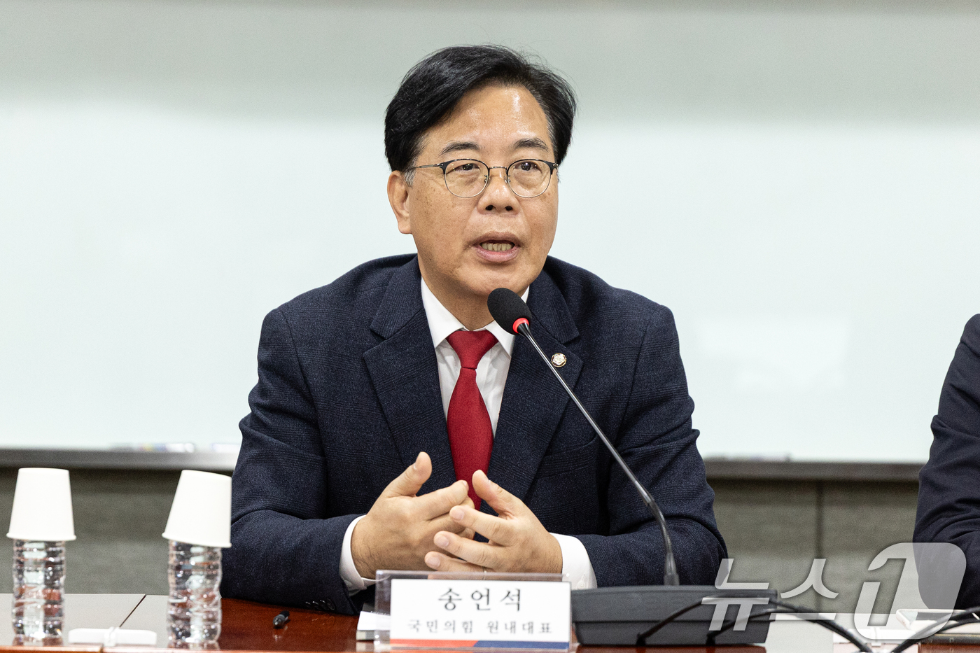 (서울=뉴스1) 이승배 기자 = 송언석 국민의힘 원내대표가 10일 서울 여의도 국회 의원회관에서 열린 '국가보안법 폐지, 누구를 위한 것인가' 토론회에 참석해 축사하고 있다. 20 …