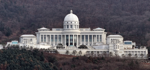 李대통령, 종교단체 해산방안 검토 재차 요구