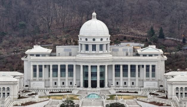 이 대통령 "종교단체도 헌법·법률 위반하면 해산시켜야"