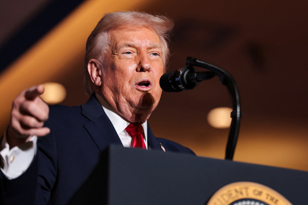 15억 내면 즉각 美영주권…트럼프 '골드카드' 비자 정책 시행