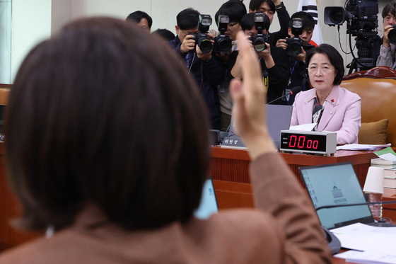 '주52시간 예외' 빠진 반도체특별법, 법사위 통과…본회의만 남아