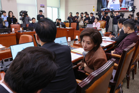 현안 논의하는 나경원