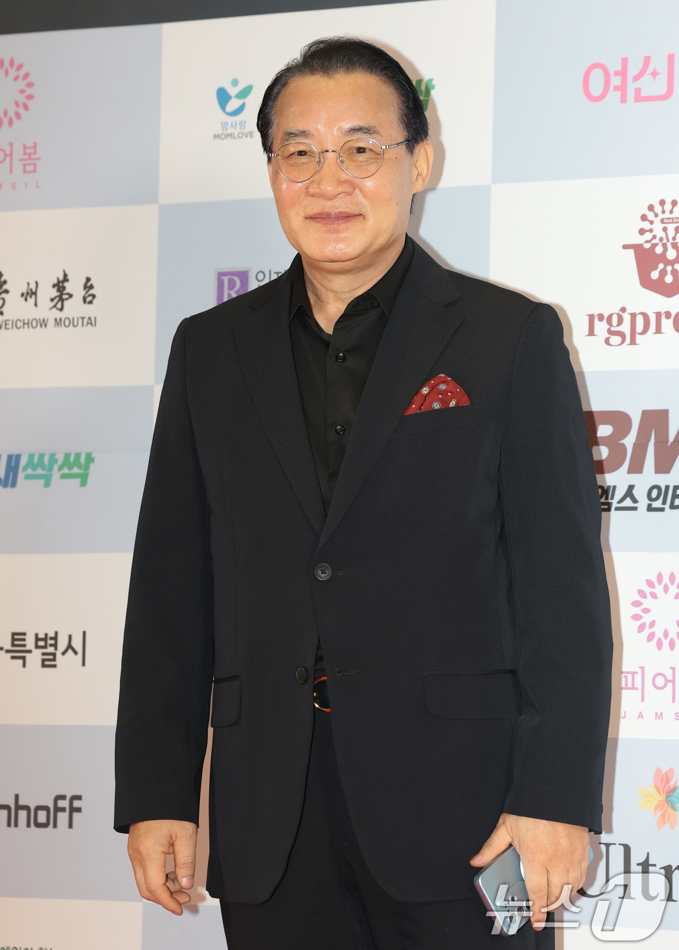 (서울=뉴스1) 권현진 기자 = 배우 독고영재가 10일 오후 서울 용산구 서울 드래곤시티에서 열린 ‘2025 서울국제영화대상’ 레드카펫 행사에서 포즈를 취하고 있다. 2025.12 …