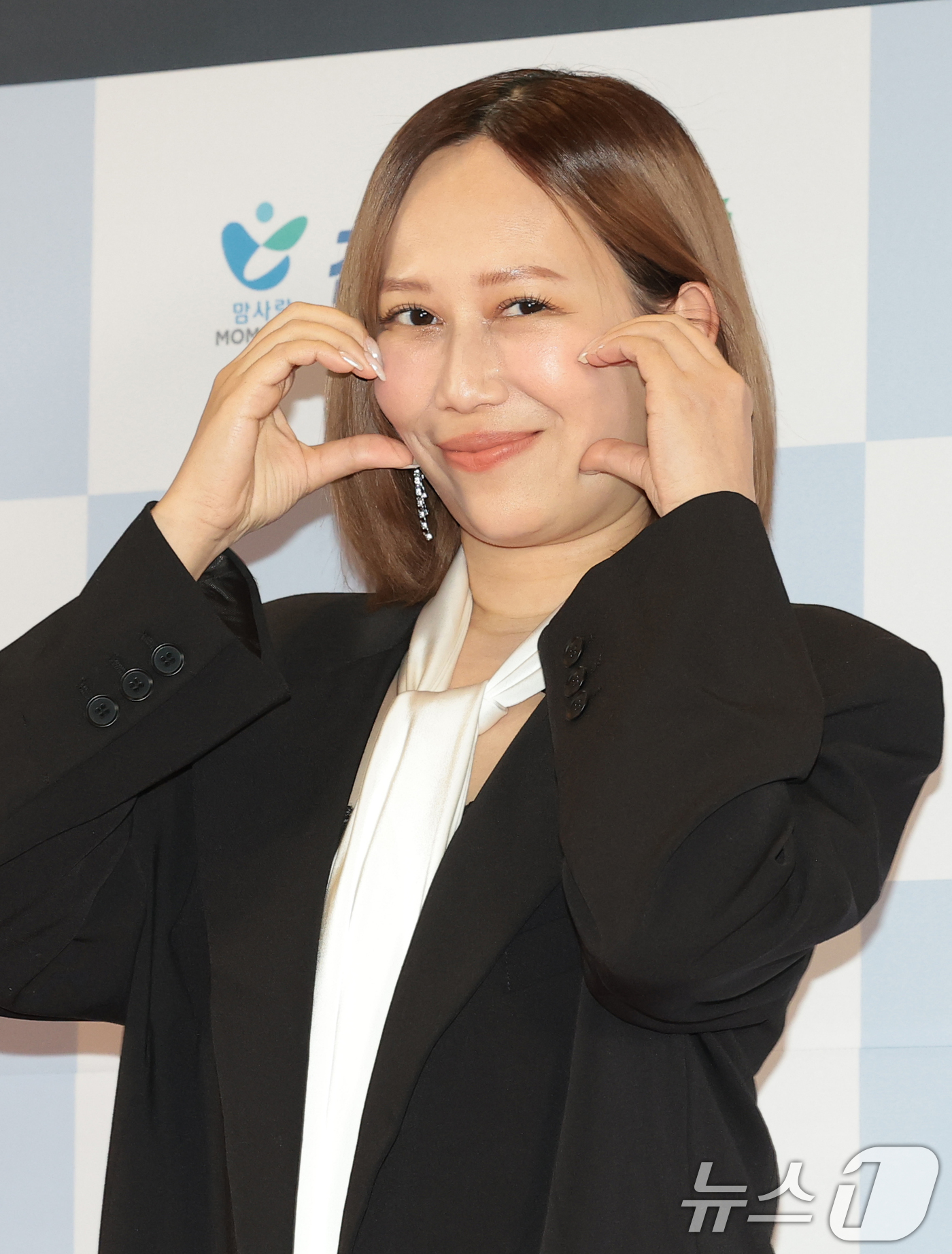 (서울=뉴스1) 권현진 기자 = 대만배우 마비스가 10일 오후 서울 용산구 서울 드래곤시티에서 열린 ‘2025 서울국제영화대상’ 레드카펫 행사에 참석하고 있다. 2025.12.10 …