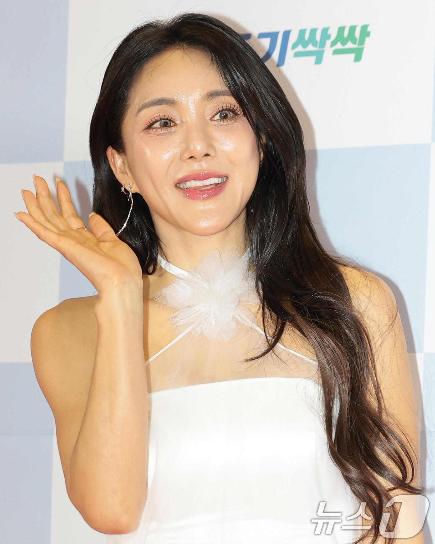 (서울=뉴스1) 권현진 기자 = 가수 바다가 10일 오후 서울 용산구 서울 드래곤시티에서 열린 ‘2025 서울국제영화대상’ 레드카펫 행사에 참석해 포즈를 취하고 있다. 2025.1 …