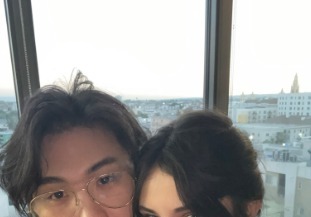 "한국인 남편 개처럼 갇혀 있어"…美영주권 인터뷰 중 구금