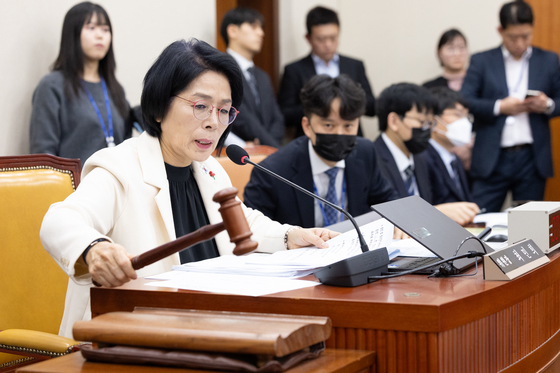 野 '상왕' 비판에 최민희 "쿠팡청문회 위원장, 제 의사 아냐"(종합)