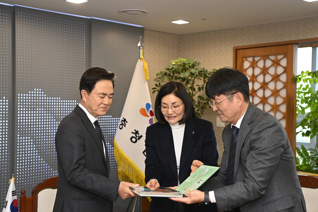 충남도, 크리스마스 씰 성금 300만원 전달