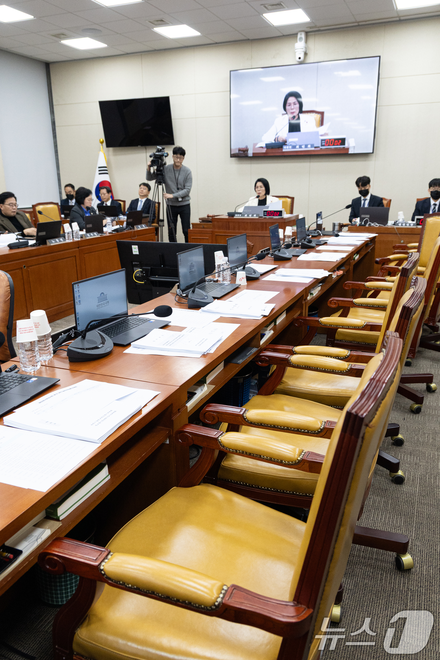 (서울=뉴스1) 이승배 기자 = 10일 서울 여의도 국회에서 열린 제430회국회(임시회) 과학기술정보방송통신위원회 제1차 전체회의에서 국민의힘 위원들이 정보통신망법 일부 개정안에 …