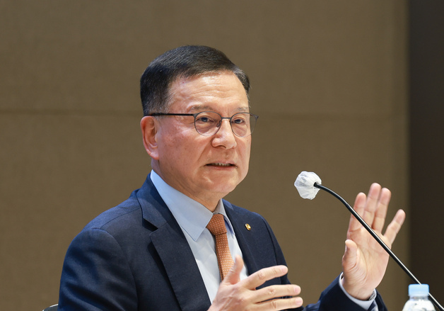 김종화 금통위원 "통화량 늘어서 환율 올랐다는 건 과도한 해석"