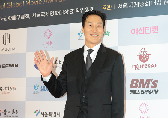 김재철, 부드러운 손 인사