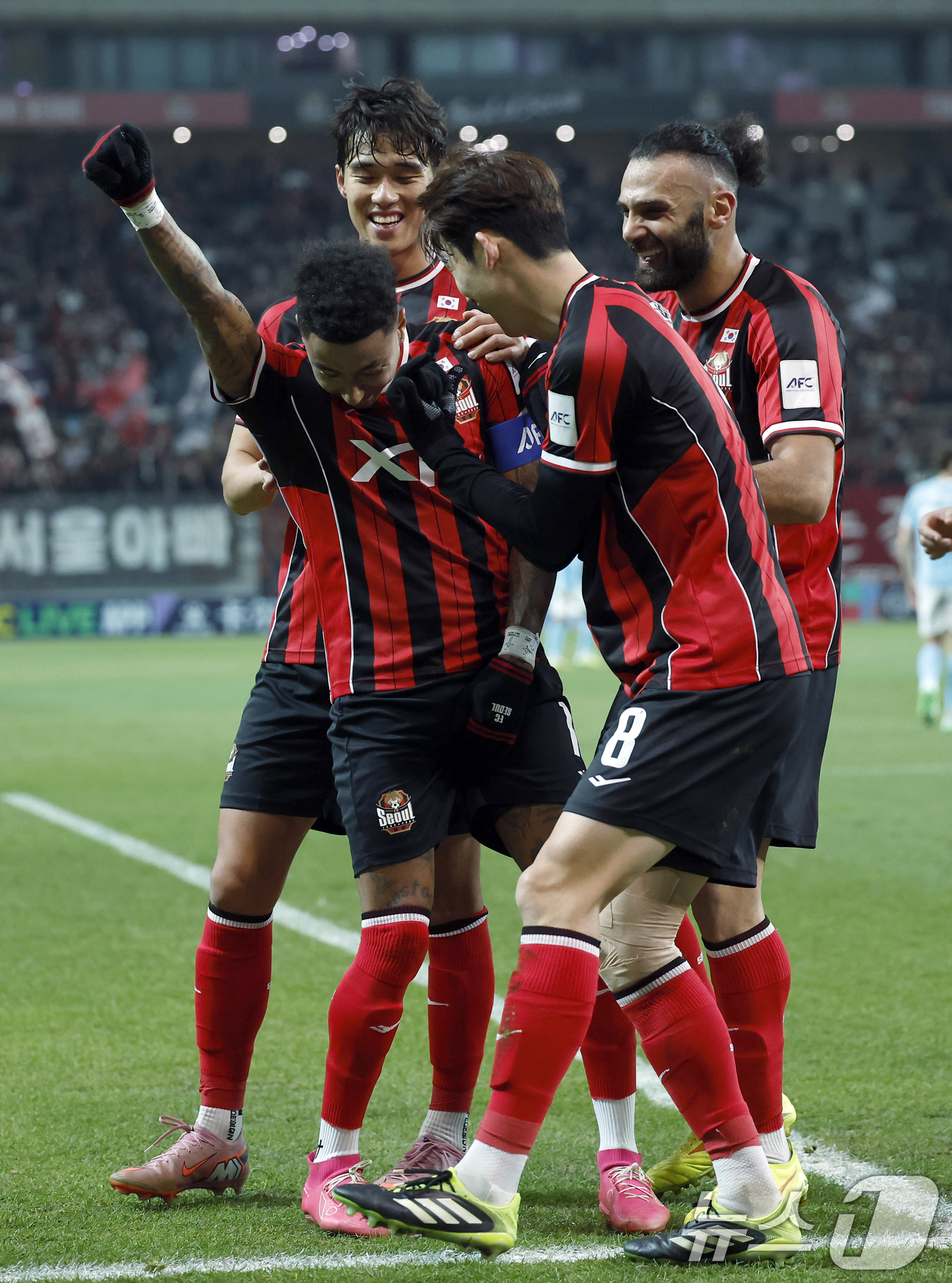 (서울=뉴스1) 박정호 기자 = 10일 오후 서울시 마포구 월드컵로 서울월드컵경기장에서 열린 AFC 챔피언스리그 엘리트(ACLE) 2025/26 리그 스테이지 6차전 FC서울과 멜 …