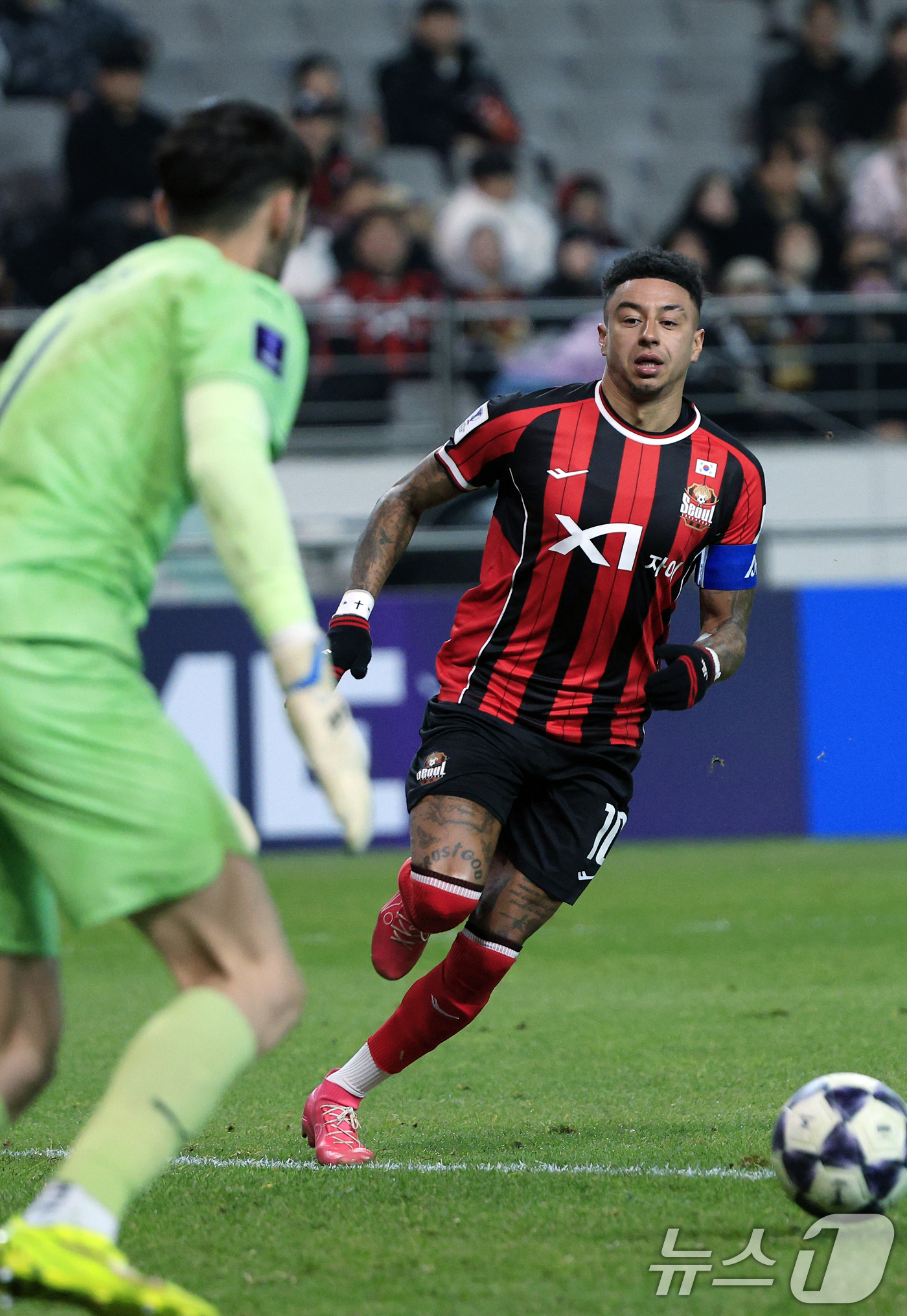 (서울=뉴스1) 박정호 기자 = 10일 오후 서울시 마포구 월드컵로 서울월드컵경기장에서 열린 AFC 챔피언스리그 엘리트(ACLE) 2025/26 리그 스테이지 6차전 FC서울과 멜 …