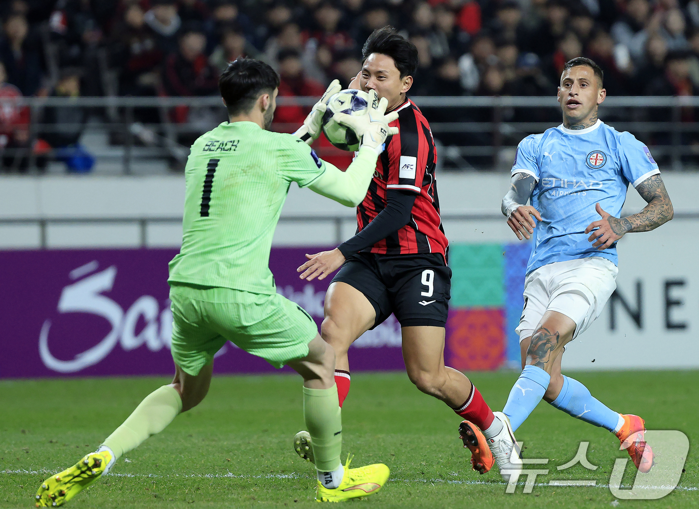 (서울=뉴스1) 박정호 기자 = 10일 오후 서울시 마포구 월드컵로 서울월드컵경기장에서 열린 AFC 챔피언스리그 엘리트(ACLE) 2025/26 리그 스테이지 6차전 FC서울과 멜 …