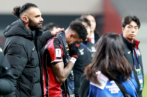 결국 눈물 보이는 린가드