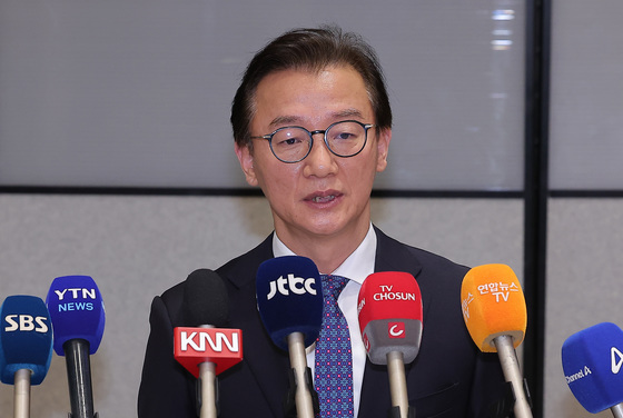 [속보] '통일교 금품수수 의혹' 전재수, 해수부 장관 사의