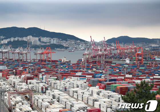 1~10일 수출 206억달러 '17.3% 증가'…반도체 45.9%↑(종합)