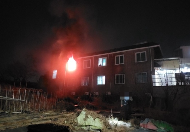 한밤 경산 하양 원룸에 불…1명 경상