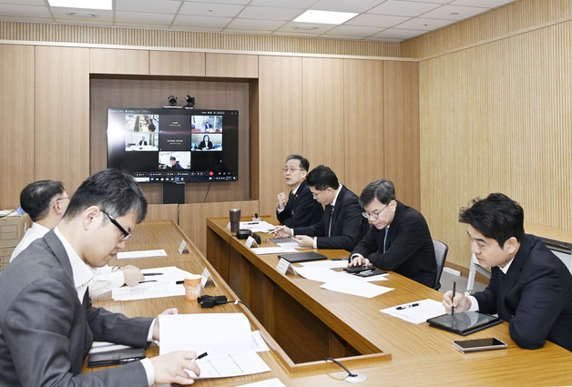 외환·금융당국 "주요국 통화정책 차별화 심화…시장 변동성 확대 우려"
