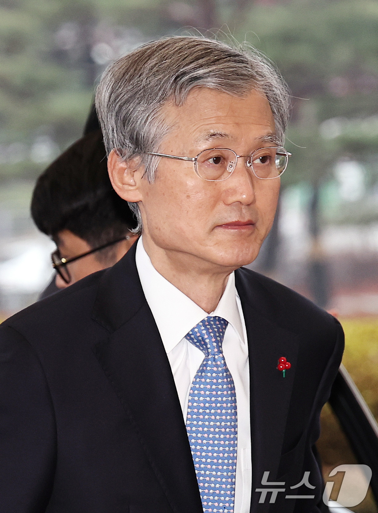 (서울=뉴스1) 구윤성 기자 = 조희대 대법원장이 11일 오전 서울 서초구 대법원으로 출근하고 있다. 2025.12.11/뉴스1