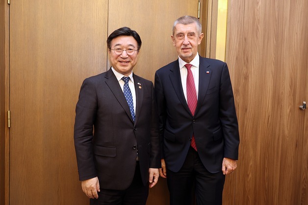 윤호중 장관, 체코 신임 총리와 회담… AI정부·원전 등 논의