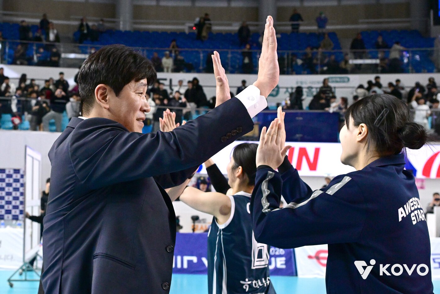 본문 이미지 - 김종민 도로공사 감독. &#40;KOVO 제공&#41;