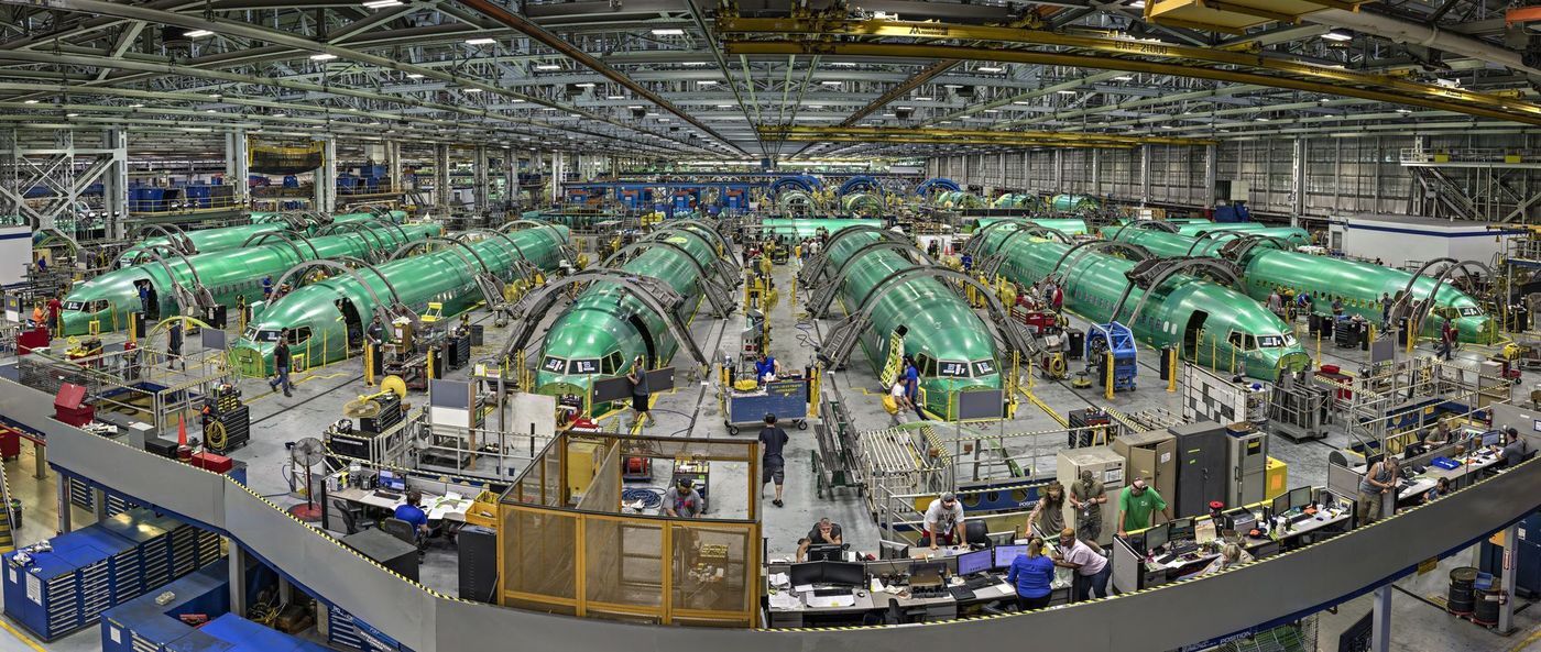 본문 이미지 - 에드워드 버틴스키의 회고전 '버틴스키: 추출/추상'