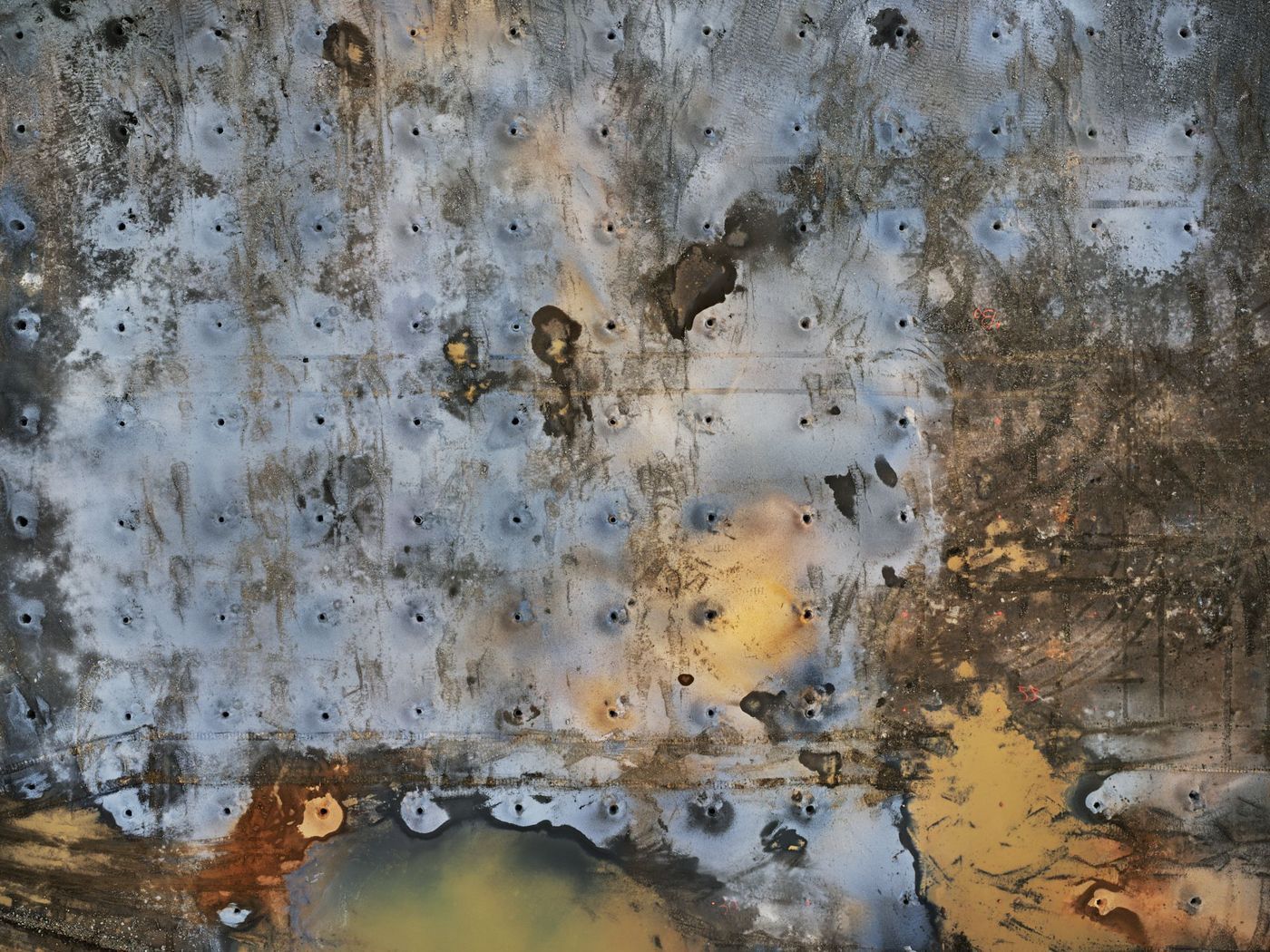 본문 이미지 - 에드워드 버틴스키의 회고전 '버틴스키: 추출/추상'