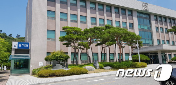 태안 해안으로 밀입국 1년간 배추밭서 일한 중국인 징역 2년