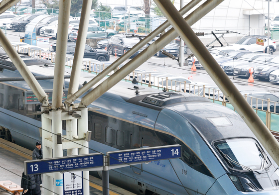 철도노조, 총파업 유보 결정