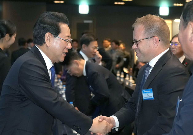 김영록 지사, SK E&S 전남해상풍력1단지 준공식 참석