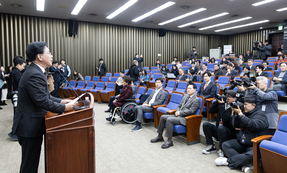 발언하는 송언석 원내대표