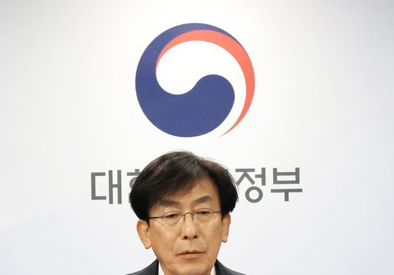 브리핑하는 정기현 의료혁신위원장