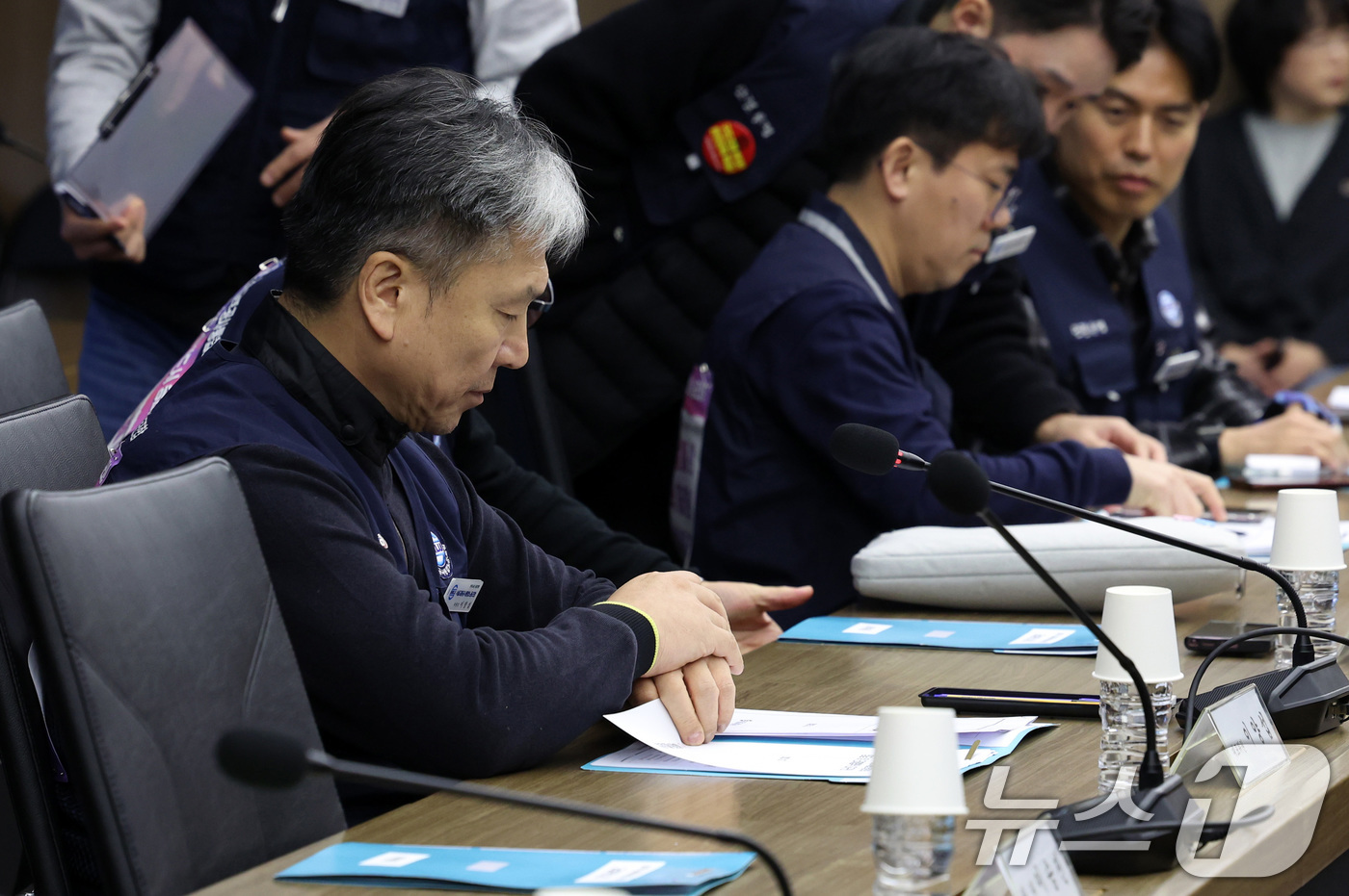 (서울=뉴스1) 이호윤 기자 = 이양섭 서울교통공사통합노조 위원장이 11일 오후 서울 성동구 서울교통공사 본사에서 열린 서울교통공사통합노조(2노조) 임단협 교섭에 참석하고 있다. …