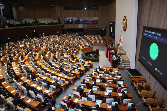 [뉴스1 PICK] '가맹점주 협상권 보장' 가맹사업법 개정안 국회 본회의 통과
