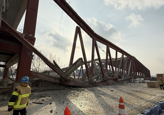 광주시, 도서관 붕괴사고 지역재난안전대책본부 가동…"구조 최선"